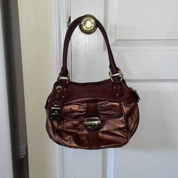 B Makowsky Cooper Shoulder Bag - Picture 9 of 9